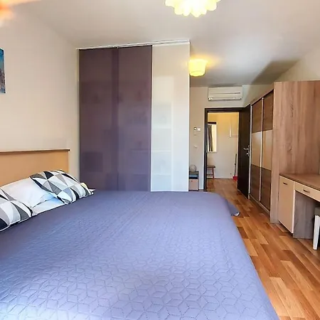 Guest house And Istrasoley 4*